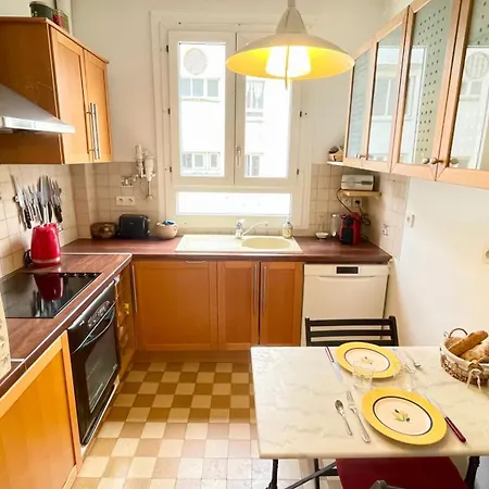 116 - 15eme Elegant Pied-a-terre De 80m2