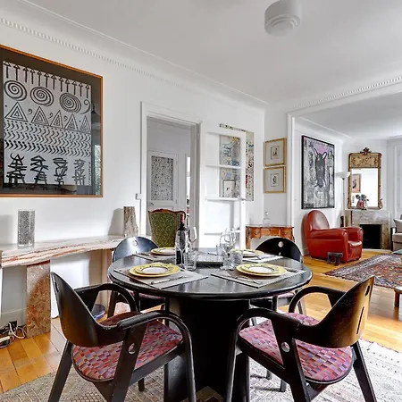 Апартаменты 116 - 15eme Elegant Pied-a-terre De 80m2